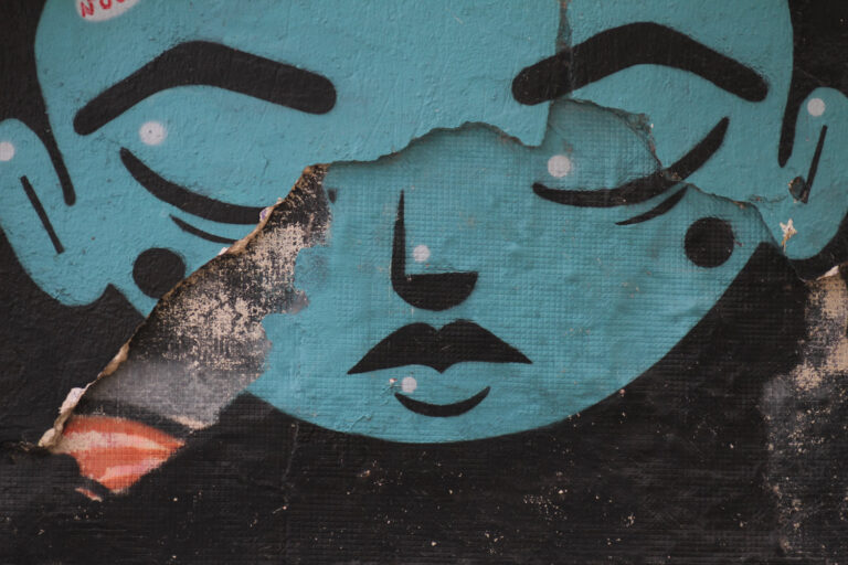 ir a Artist Painting Table Artist Painting Table